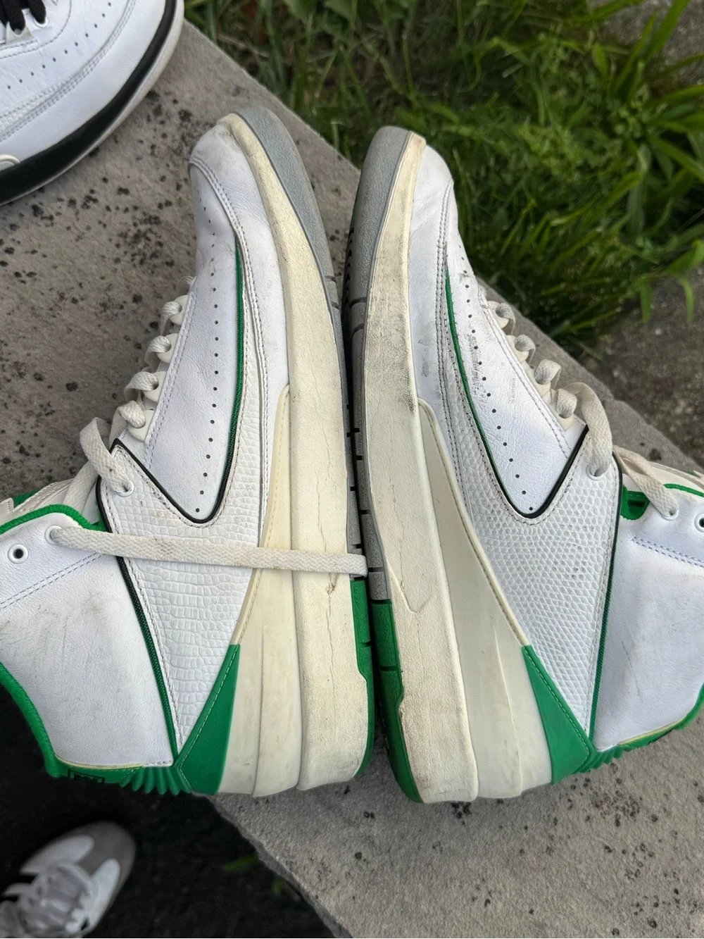 Jordan Retro 2’s in White and Green